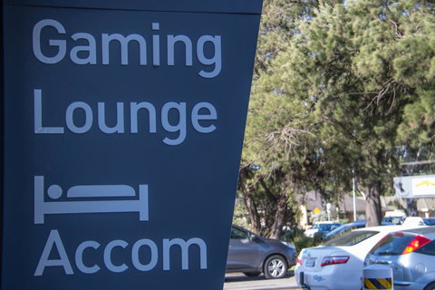 Lockleys Hotel - 1 Gold Coast 1