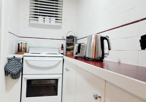 Court House - Studio - Accommodation Gold Coast 2