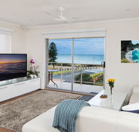 Stylish 3 Bedroom Beachview Apartment - Gold Coast 4U