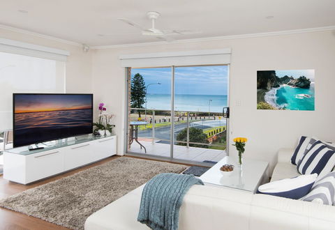 Stylish 3 Bedroom Beachview Apartment - Gold Coast 4U 0