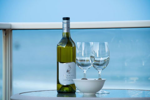 Stylish 3 Bedroom Beachview Apartment - Gold Coast 4U 4