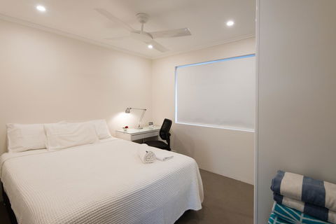 Stylish 3 Bedroom Beachview Apartment - Gold Coast 4U 10