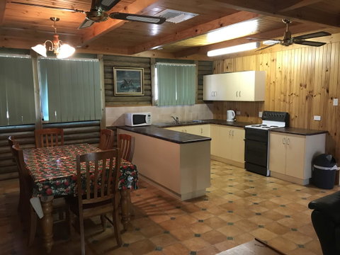 Shangri La Moonta Bay - Accommodation Gold Coast 14