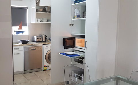 Acaill Accommodation Esplanade Living Self Check-In Self Check-Out - Accommodation Gold Coast 29