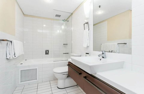 Oaks Horizon+city View+free Parking - Accommodation Gold Coast 12