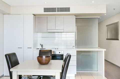 Oaks Horizon+city View+free Parking - Accommodation Gold Coast 3