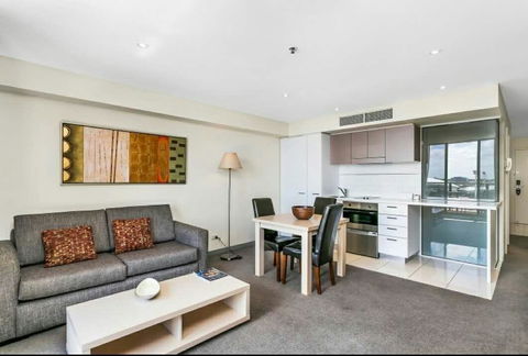 Oaks Horizon+city View+free Parking - Accommodation Gold Coast 1