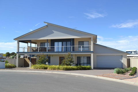 Gizmos Retreat - Accommodation Gold Coast 0