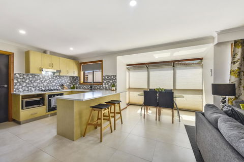 City Four Apartment - Accommodation Gold Coast 0