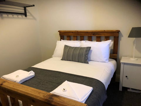 Cornwall Hotel - Accommodation Gold Coast 8