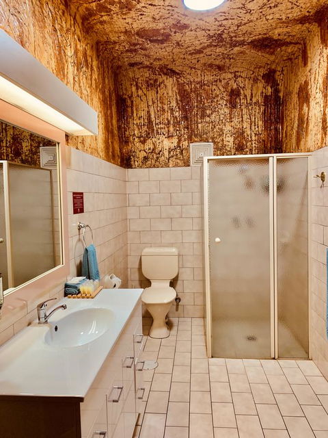 Desert Cave Hotel - Accommodation Gold Coast 6