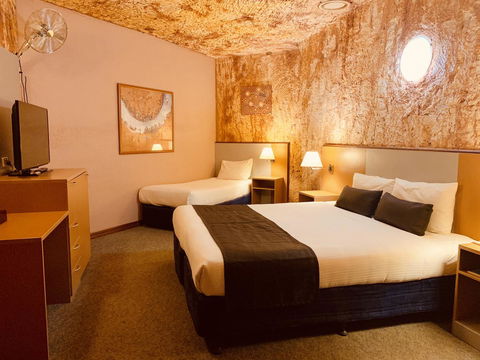 Desert Cave Hotel - Accommodation Gold Coast 23