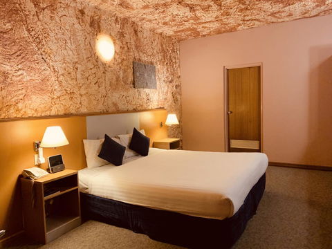 Desert Cave Hotel - Accommodation Gold Coast 4