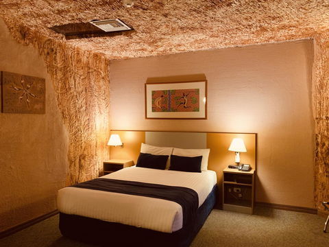 Desert Cave Hotel - Accommodation Gold Coast 12