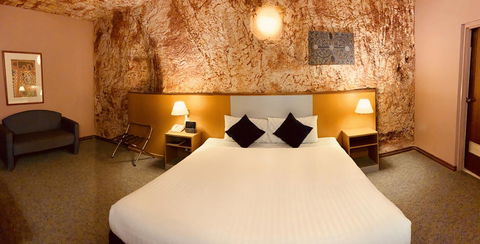 Desert Cave Hotel - Accommodation Gold Coast 2