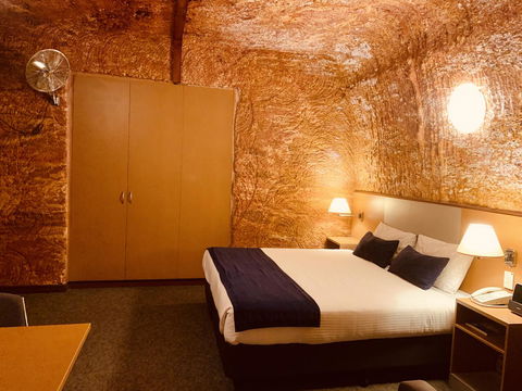 Desert Cave Hotel - Accommodation Gold Coast 14