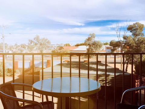 Desert Cave Hotel - Accommodation Gold Coast 0