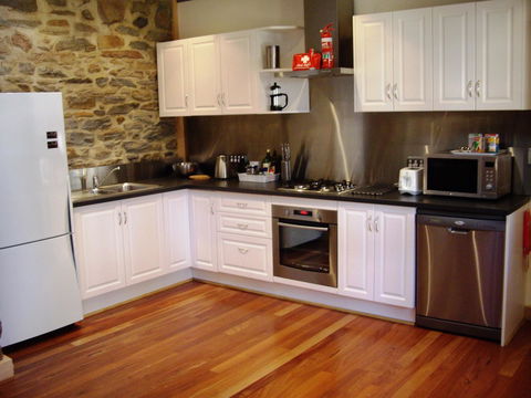 1860 Wine Country Cottages - Gold Coast 4U 17