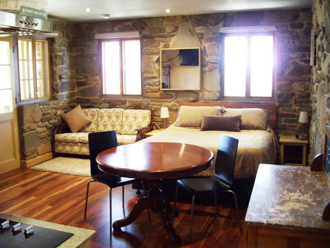 1860 Wine Country Cottages - Gold Coast 4U 10