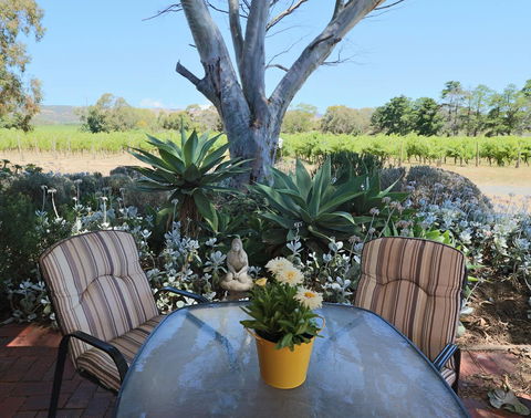 Linger Longer Vineyard - Gold Coast 4U 0