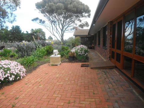 Linger Longer Vineyard - Gold Coast 4U 11