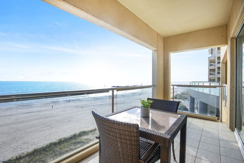 Pier Oceanview Apartment - Accommodation Gold Coast 8