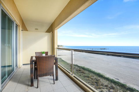Pier Oceanview Apartment - Accommodation Gold Coast 7