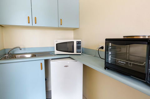 Abcot Inn - Gold Coast 4U 4