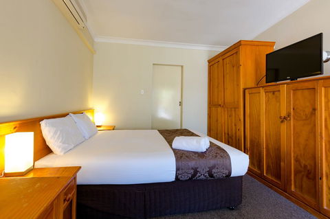 Abcot Inn - Gold Coast 4U 20