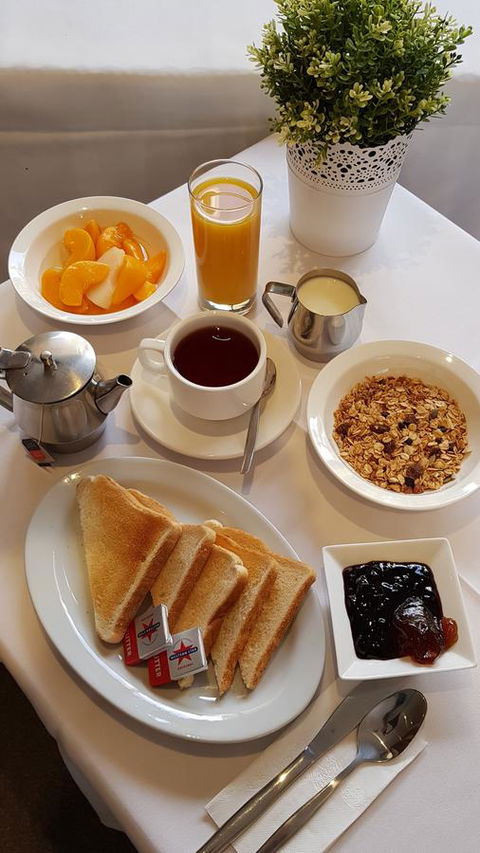 Abcot Inn - Gold Coast 4U 1