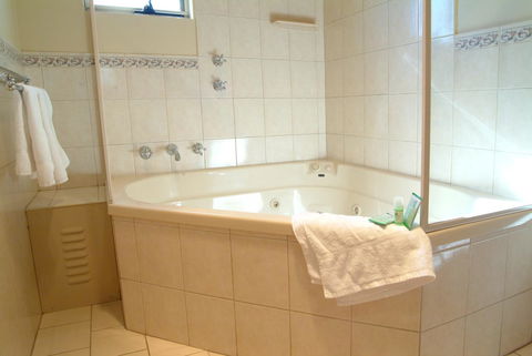 Victoria Hotel Strathalbyn - Gold Coast 4U 5