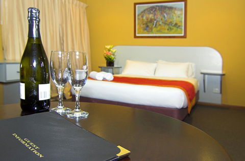 Victoria Hotel Strathalbyn - Gold Coast 4U 13