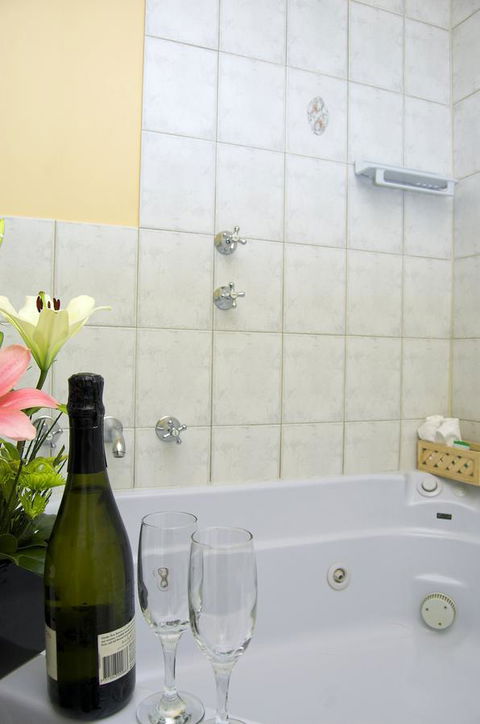 Victoria Hotel Strathalbyn - Gold Coast 4U 1
