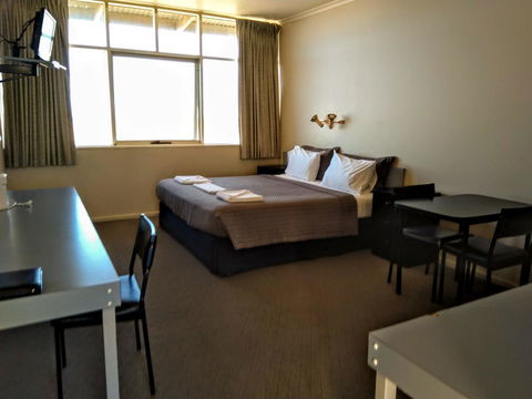 Highway One Motel - 1 Gold Coast 25
