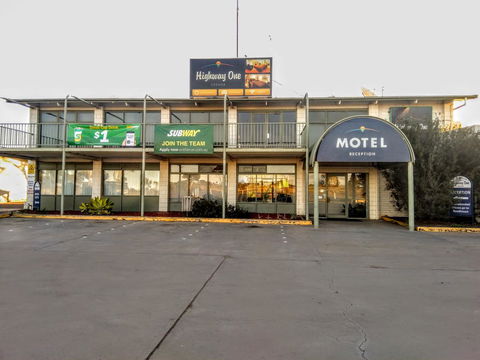 Highway One Motel - 1 Gold Coast 14