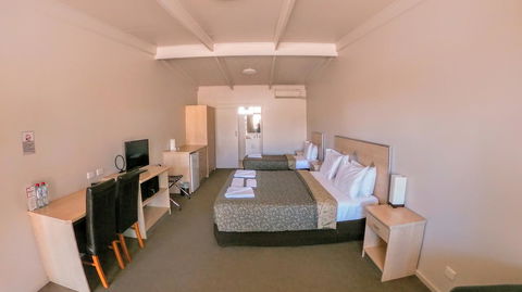 Highway One Motel - 1 Gold Coast 3