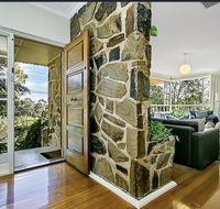 Stunning house with beautiful entertainment area - Accommodation Gold Coast