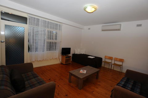Glenelg Holiday Apartments-Ellis - Accommodation Gold Coast 7