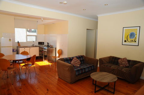 Glenelg Holiday Apartments-Ellis - Accommodation Gold Coast 6