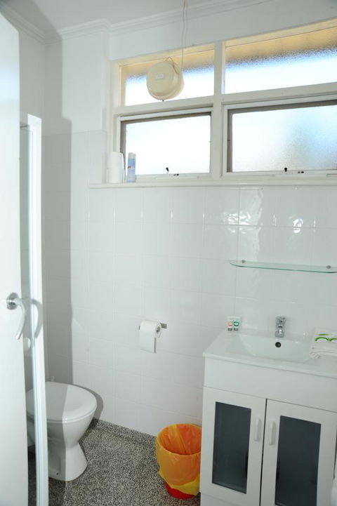 Glenelg Holiday Apartments-Ellis - Accommodation Gold Coast 10