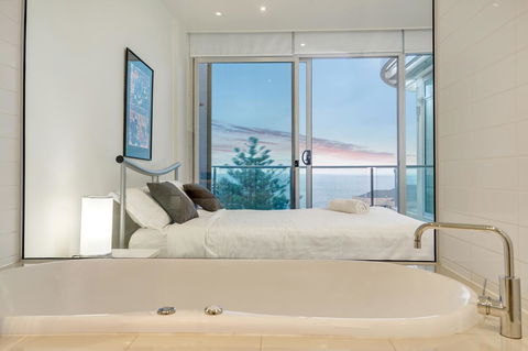 Glenelg Skyline Beachfront Penthouse, Adelaide - Accommodation Gold Coast 16