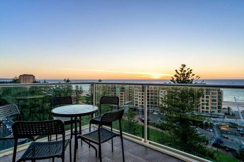 Glenelg Skyline Beachfront Penthouse, Adelaide - Accommodation Gold Coast 2