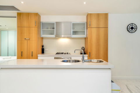 Glenelg Skyline Beachfront Penthouse, Adelaide - Accommodation Gold Coast 8
