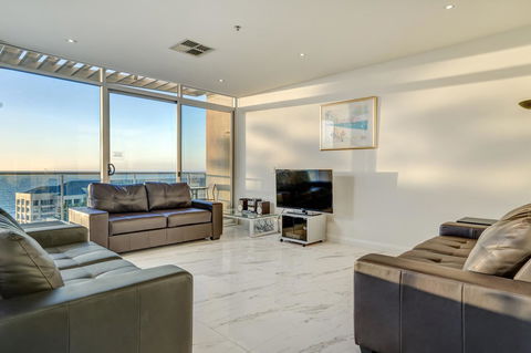 Glenelg Skyline Beachfront Penthouse, Adelaide - Accommodation Gold Coast 12