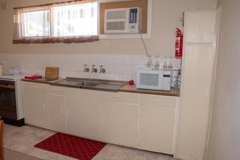Kimba Units - Accommodation Gold Coast 5