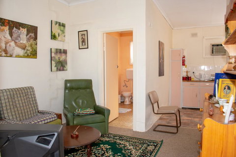 Kimba Units - Accommodation Gold Coast 17