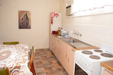 Kimba Units - Accommodation Gold Coast 15