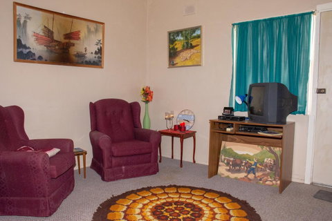 Kimba Units - Accommodation Gold Coast 9