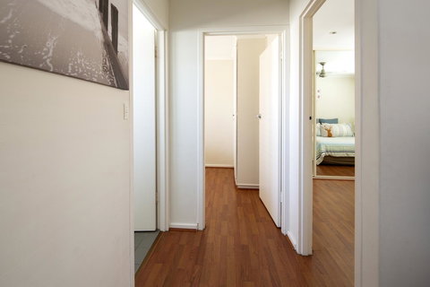 Aurora Holiday Apartment @West Beach - 1 Gold Coast 5