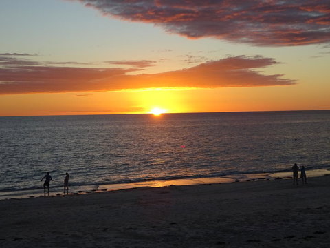 Aurora Holiday Apartment @West Beach - 1 Gold Coast 18